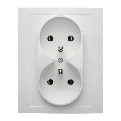 HAGER BERKER KWADRAT Gniazdo podwójne z uziemieniem komplet, śnieżnobiały (5361838989)